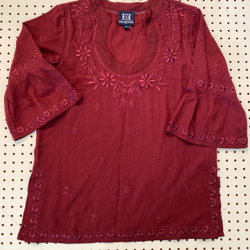 Escapada Women's Burgundy Embroidered Blouse